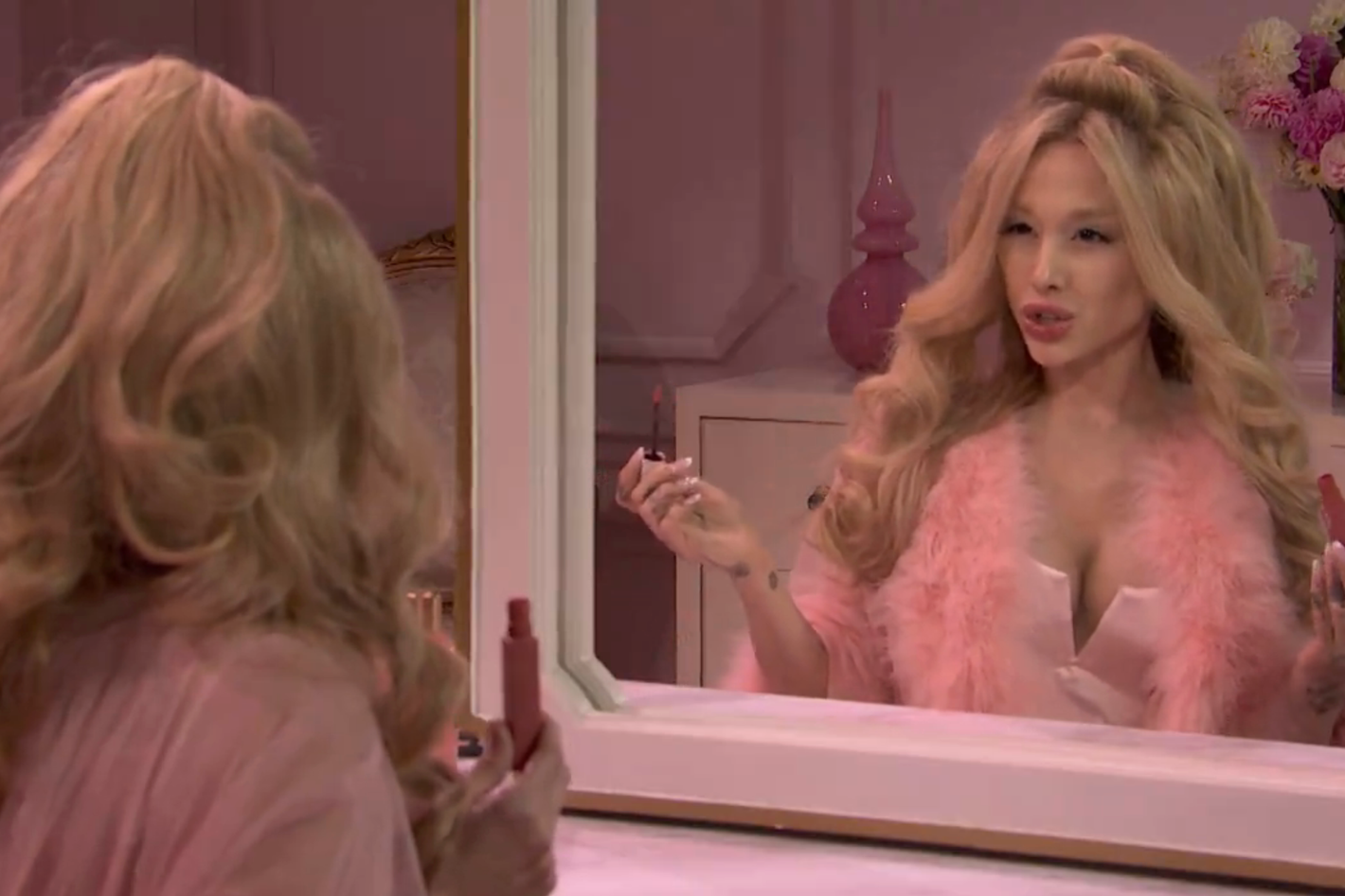 SNL: Ariana Grande Channels Her Inner Jennifer Coolidge