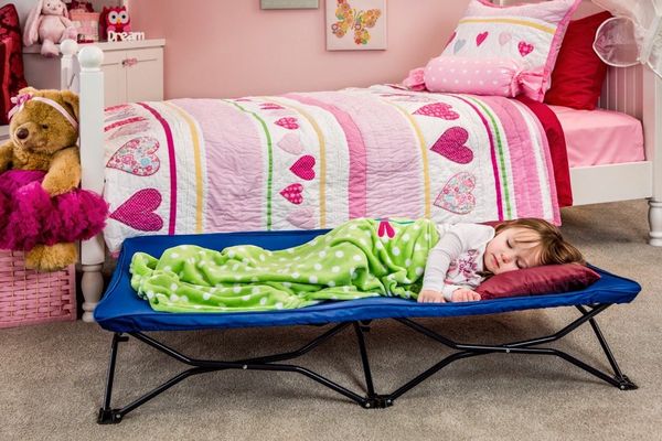 childs fold up bed