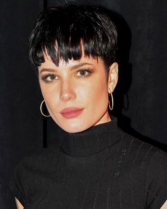 Halsey’s Tweet to Pitchfork Calls Out One World Trade Center
