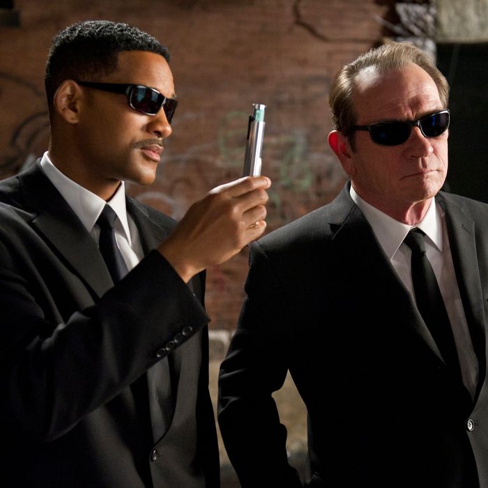 Will Smith (left) and Tommy Lee Jones star in Columbia Pictures' MEN IN BLACK 3.