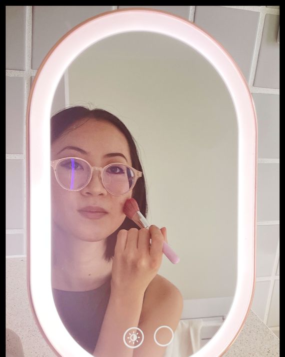 travel makeup mirror with lights