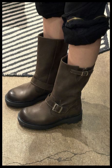 The author wearing John Fluevog Big John boots.