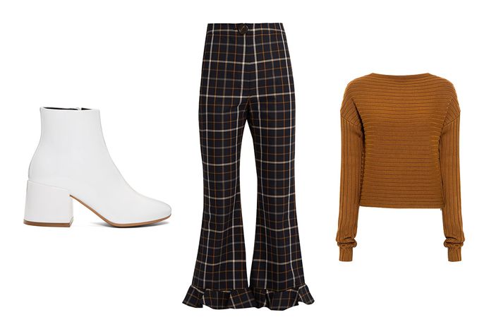 Try wearing cropped pants with tights in the same color. from Street style  aesthetic