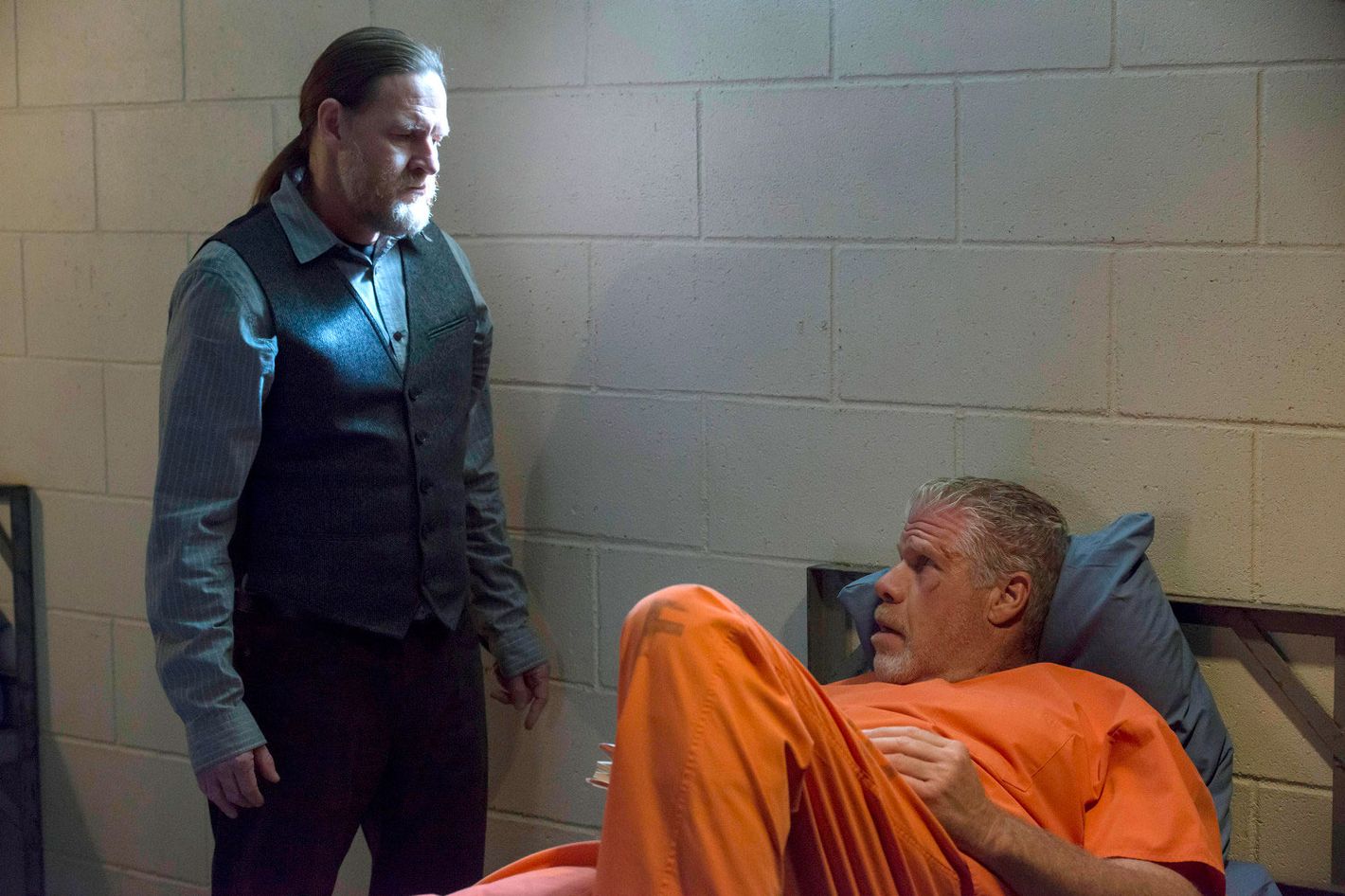 Nude Sons Of Anarchy Porn - Sons of Anarchy Recap: An Unexpected Shooting