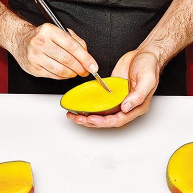 4.用刀划，不要剥皮。