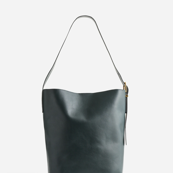 Madewell The Essential Bucket Tote in Leather