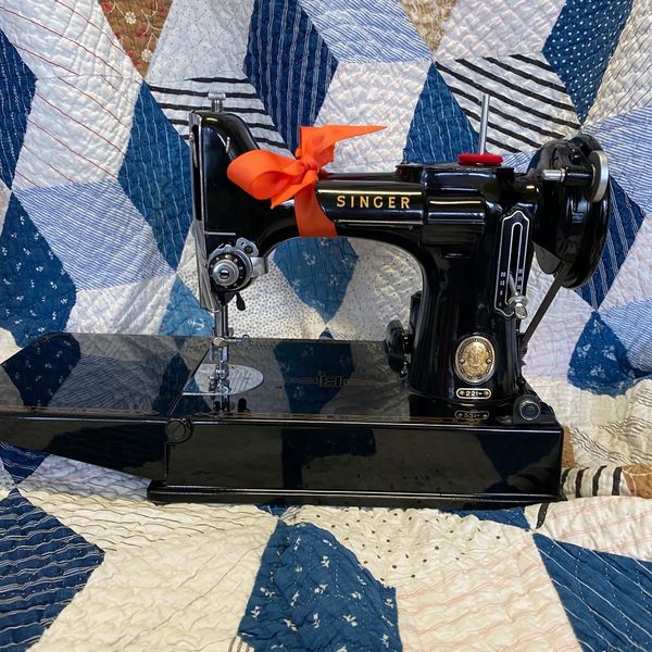 4 Best Vintage Singer Sewing Machines