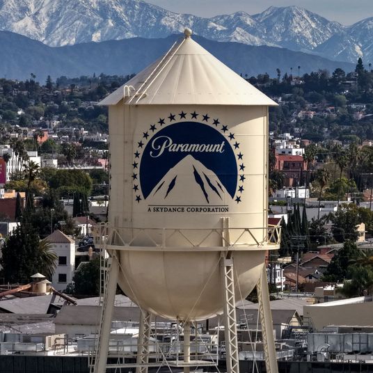 Paramount Expected To Up Its Bid For Warner Bros