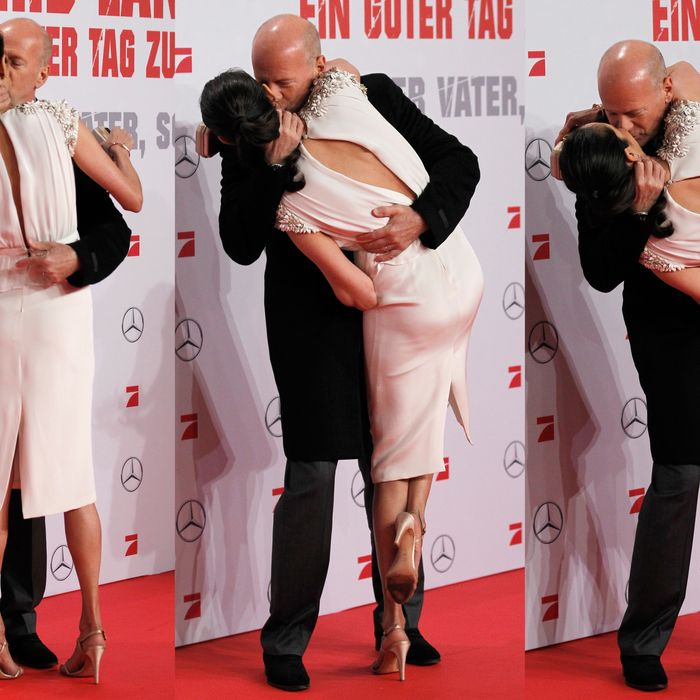 When Bruce Willis Kisses His Wife, He Really Kisses His Wife