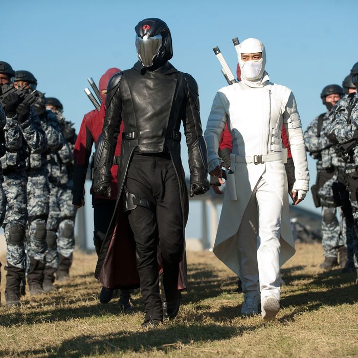 Center left to right: Luke Bracey plays Cobra Commander and Byung-Hun Lee plays Storm Shadow in G.I. JOE: RETALIATION, from Paramount Pictures, MGM, and Skydance Productions.
GR-17487