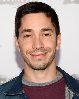 Justin Long Has a Rude Opinion About Selfies