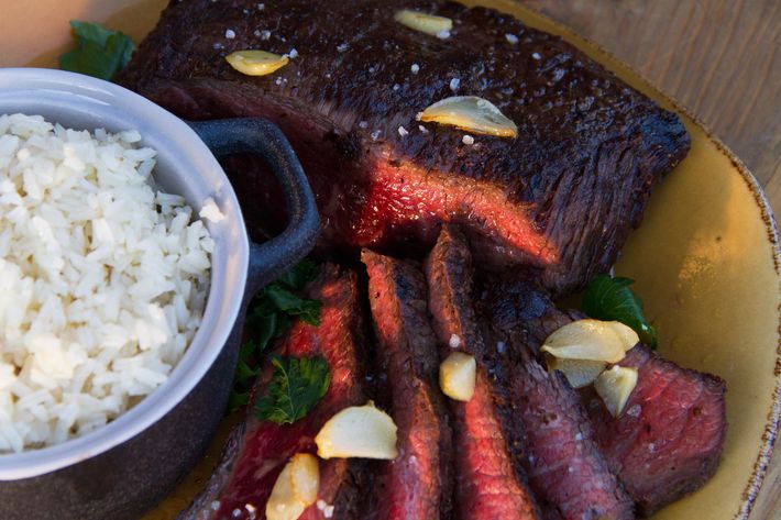 Picanha with confit garlic.