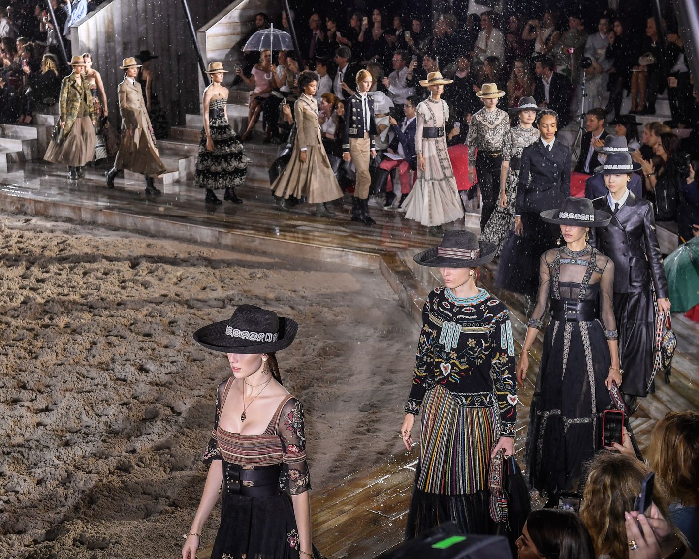 Dior cruise 2019 show sale