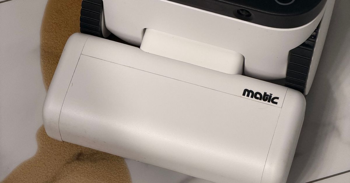 nymag.com - Jordan McMahon - What Does the Ban on Foreign Robots Mean for My Robot Vacuum?