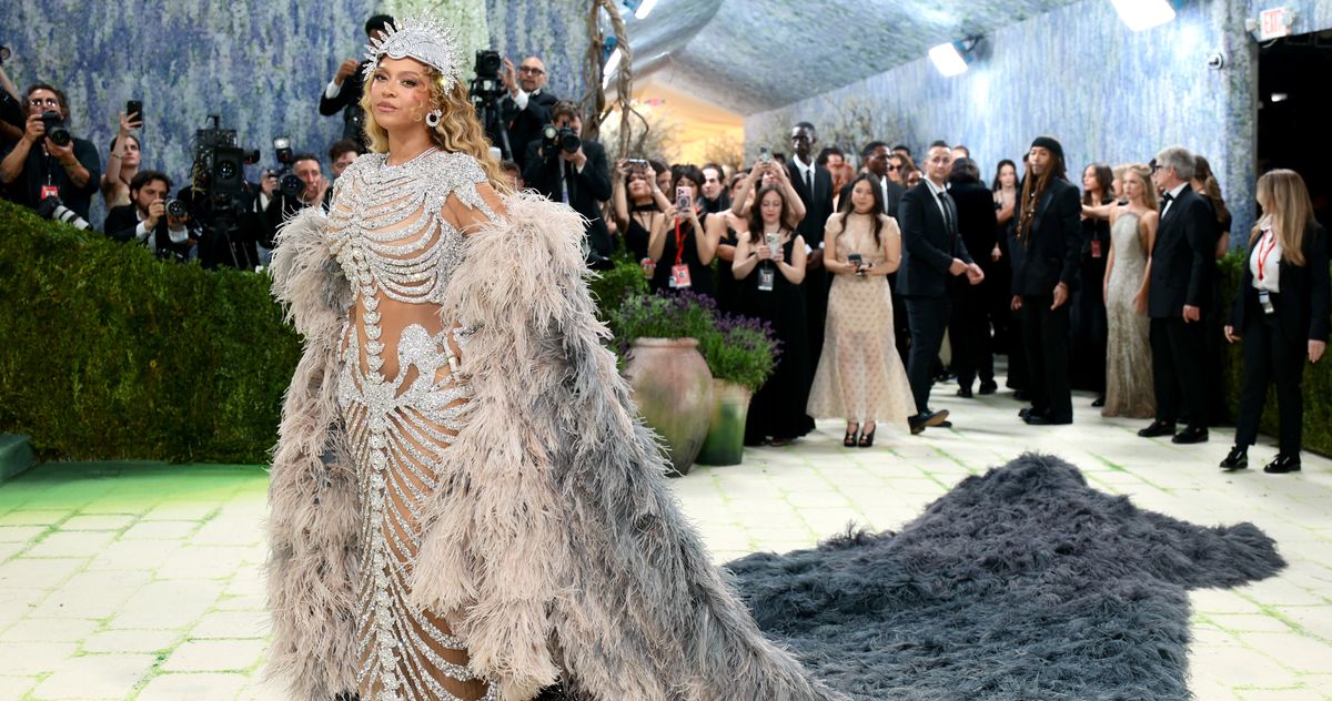 beyonce beige dress Beyoncé Is at the 2026 Met Gala Size:WIDE - US WOMEN 9 - UK 7 - EU 41 VERONICA AllSaints Women's Darcey Relaxed Wedding dress