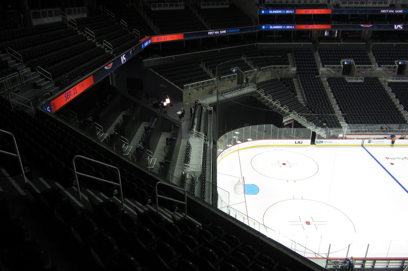Islanders moving to Brooklyn, but will hockey work at Barclays Center? 