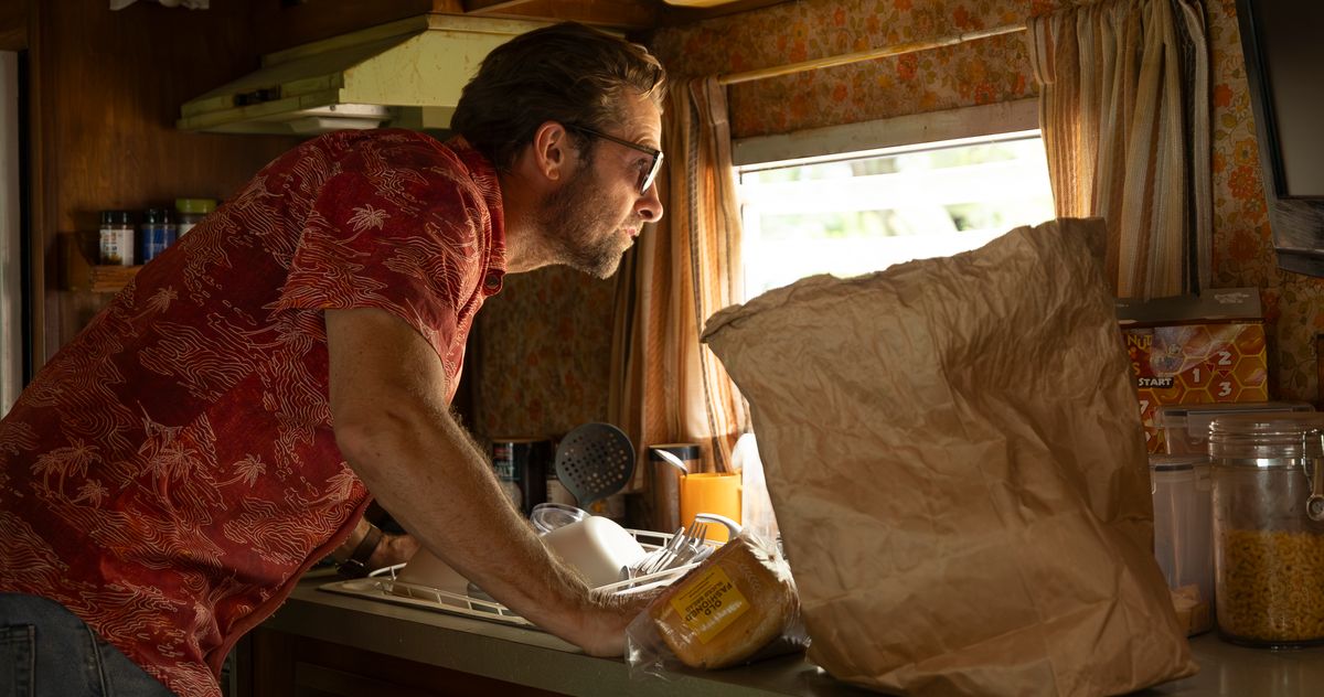 Scott Speedman Highly Recommends Smashing a TV for Fun