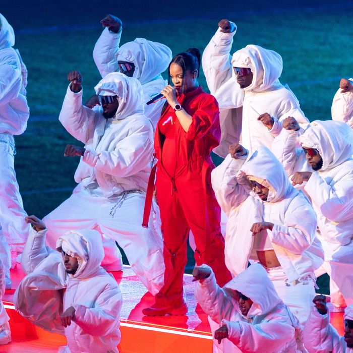 We’re Still Confused About Rihanna’s Super Bowl Dancers
