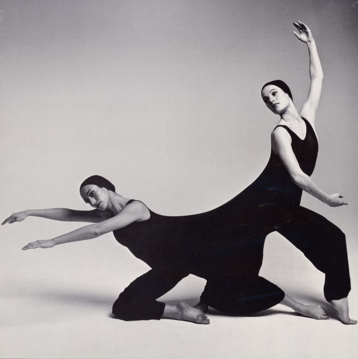 Two ballet dancers in black clothes