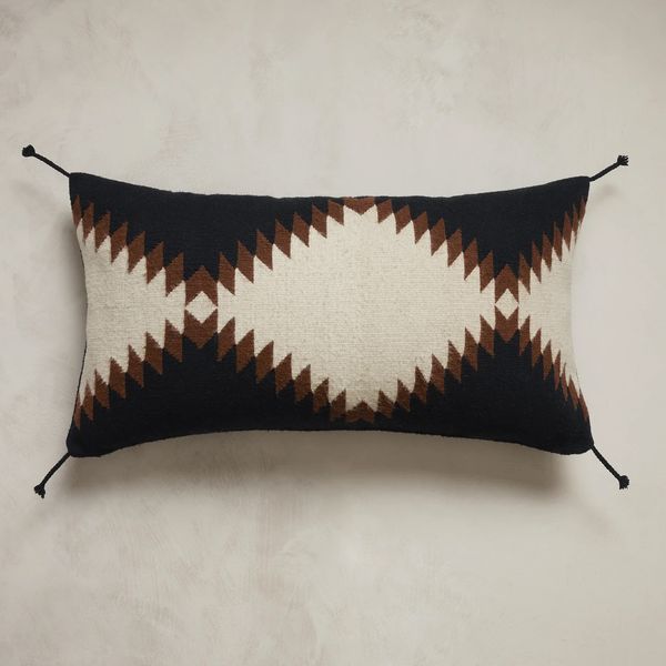 Banana Republic Sierra Wool Pillow | Coutume