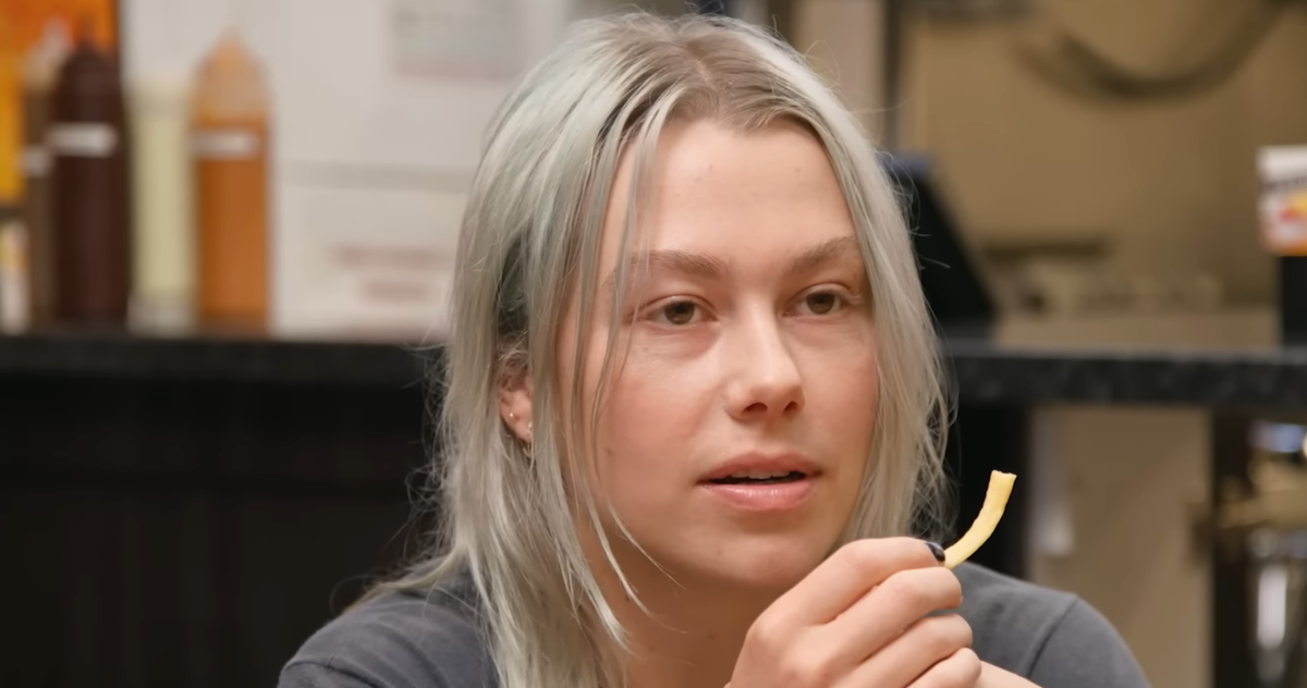 Phoebe Bridgers Says She Hates Cats on ‘Chicken Shop Date’