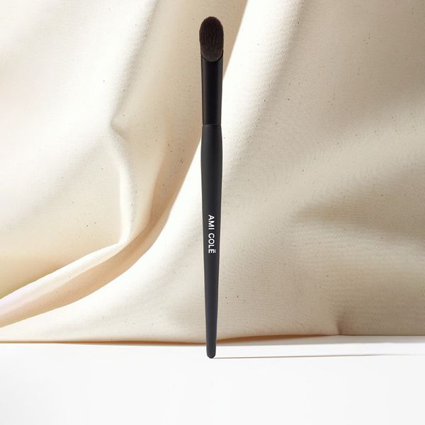 Ami Colé The Concealer Brush