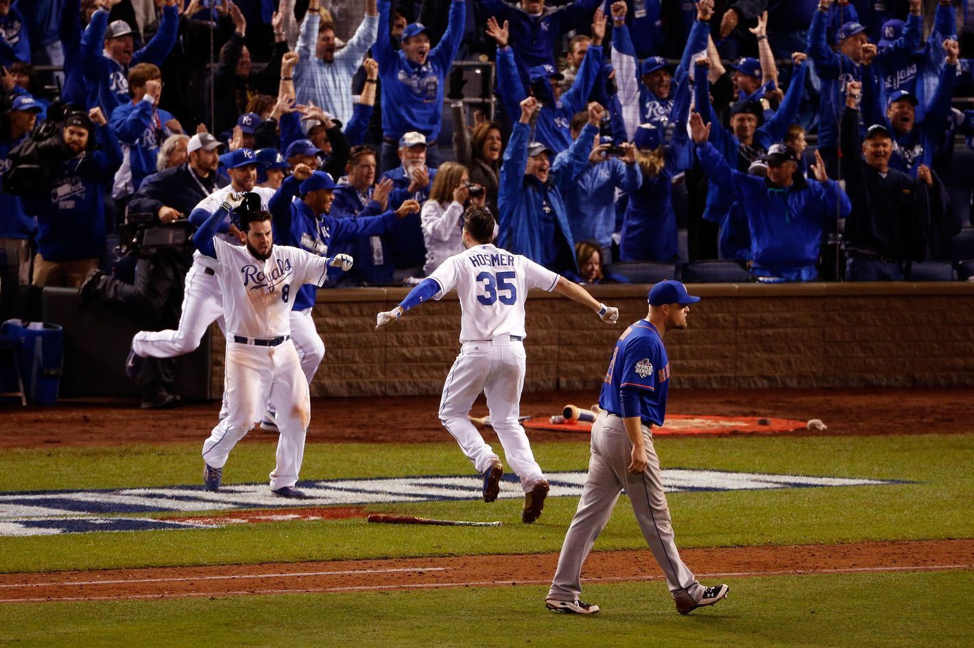 Royals show their October mettle in 14-inning, Game 1 conquest of Mets