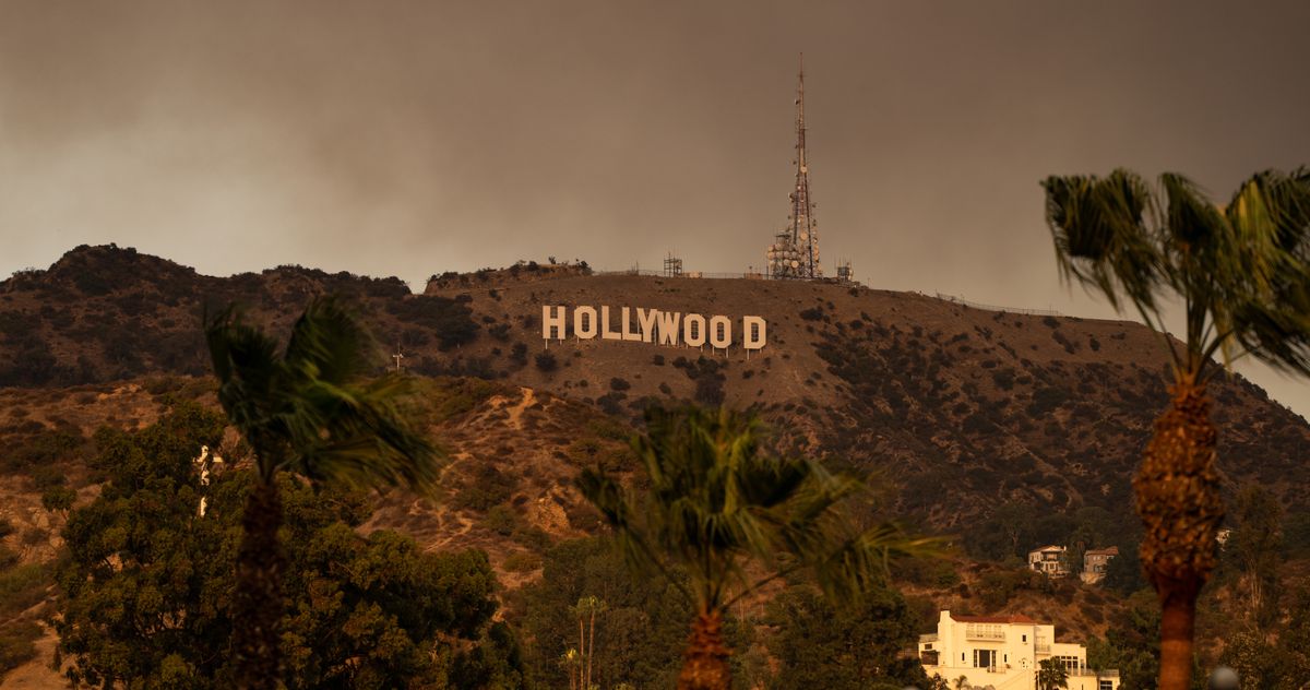 The Hollywood Paparazzi Are Working Through the Fires