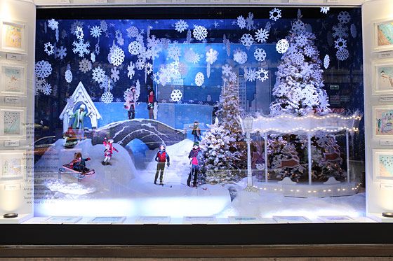 Holiday Window Displays in NYC