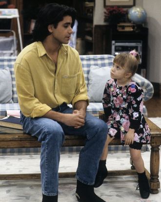 JOHN STAMOS;MARY-KATE/ASHLEY OLSEN