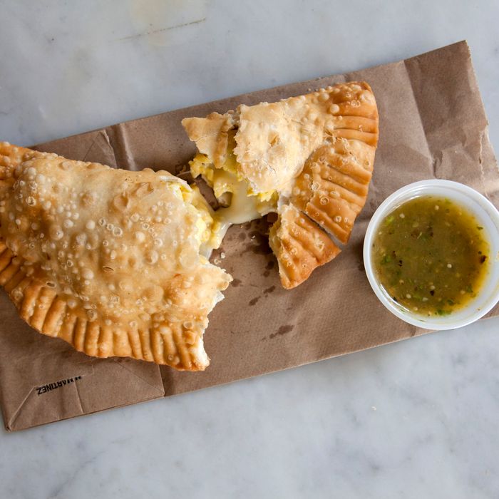 https://pyxis.nymag.com/v1/imgs/ea2/8f5/73ff830722679a032ae01afaa2b06780dc-22-mccarren-pool-snacks.jpg
