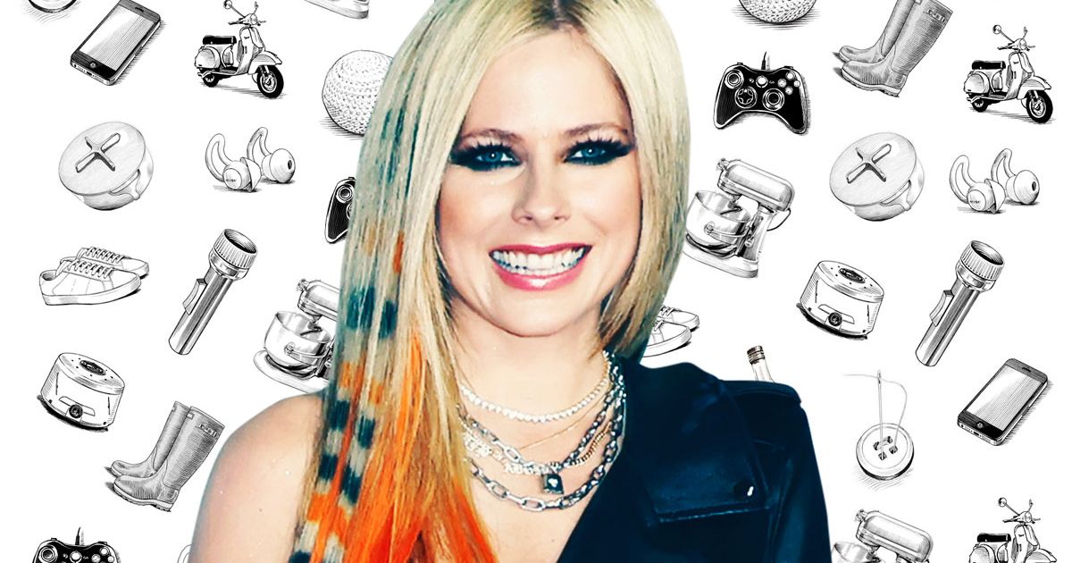 Avril Lavigne thinks it is worth taking a chance on love