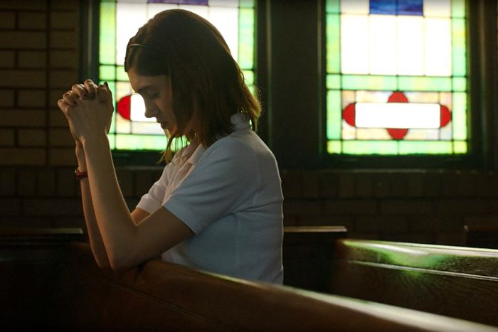 A still image of Natalia Dyer in 