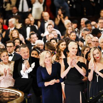 Oscars 2021 Audience Members Won T Wear Masks During Show