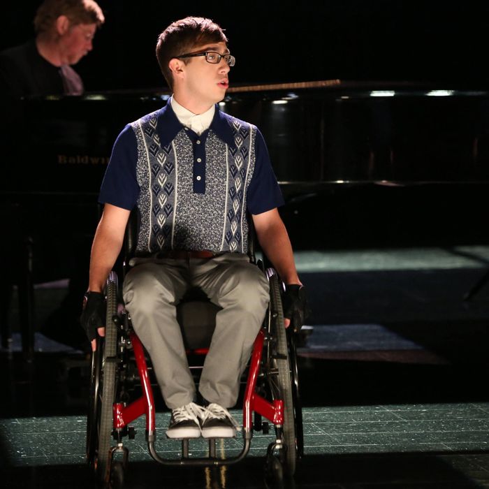 GLEE: Artie (Kevin McHale) performs in the "Movin' Out" episode of GLEE airing Thursday, Nov. 21 (9:00-10:00 PM ET/PT) on FOX. ©2013 Fox Broadcasting Co. CR: Mike Yarish/FOX