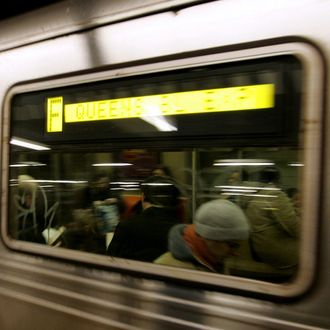 Commuters Return To Mass Transit After Three Day Strike