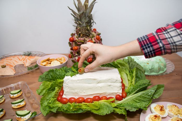 1970S Dinner Party : 70s Dinner Party 70s Party Twitter - Take some bowls and lay them in a nice pattern of your choice, stick some kale in between the bowls for that professional salad bar touch and fill to your hearts content with the following items: