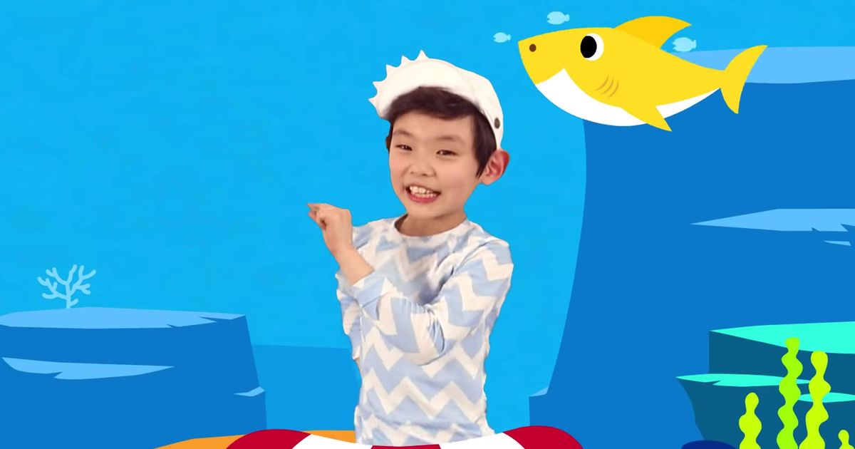 Singing baby cheap shark entertainer