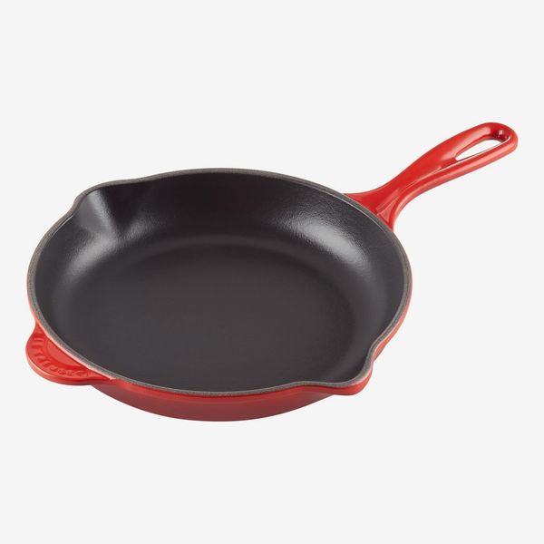 Le Creuset Classic Cast Iron Handle Skillet, 9