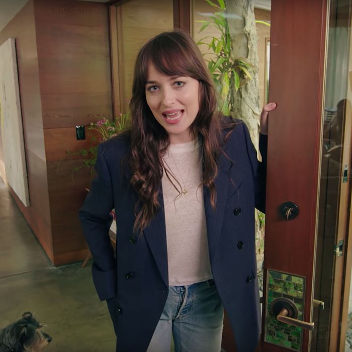 Watch Dakota Johnsons Home Tour On Architectural Digest 