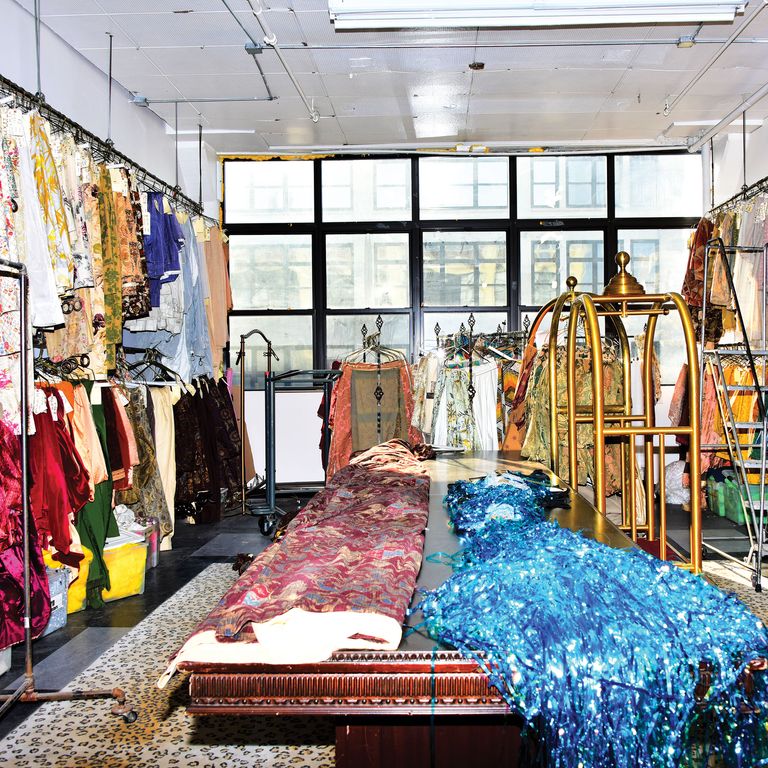 Photos: We Visited Saturday Night Live’s Set-Building Factory ...