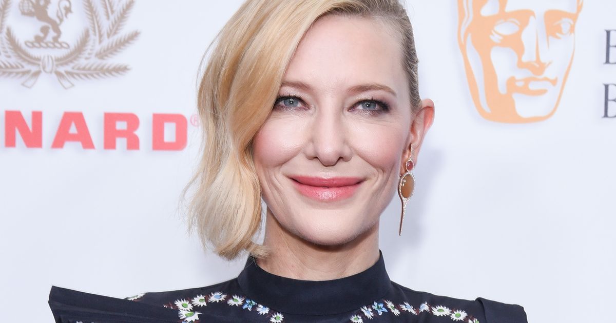 凱特·布蘭切特（Cate Blanchett）啟發了不列顛尼亞獎的擁抱