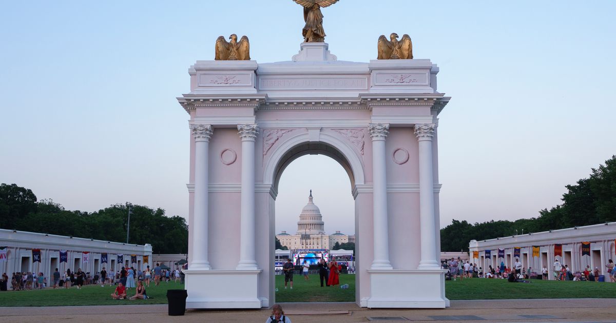 Trump's Arch Will Photobomb Every View of D.C.