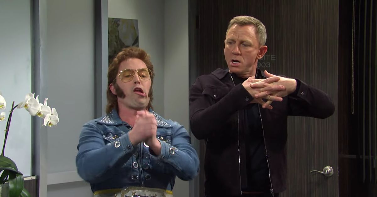 SNL Pokes Fun At Daniel Craig’s Knives Out Southern Accent