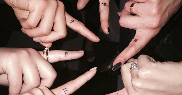 71 Meaningful Small Finger Tattoos for Females and Guys