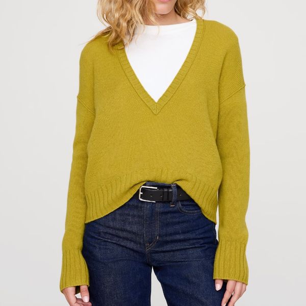 Banana Republic Lightweight Cashmere Low V-Neck Sweater