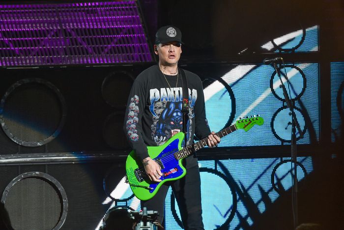 Tom DeLonge Reunites With Blink-182 Bandmates for Tour