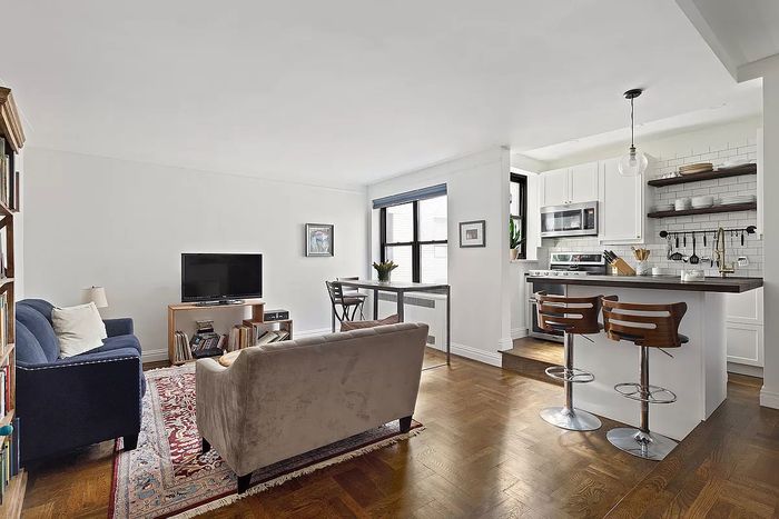 A $450K Kips Bay One-Bedroom and a Carroll Gardens Spot