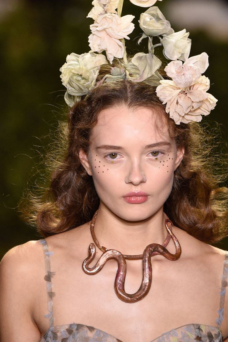 Dior Couture's Spring 2017 Beauty Had Starry Glitter Makeup