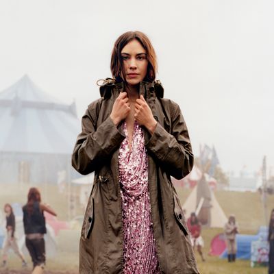 Fashion Burberry Alexa Chung Alexa Chung Channels Glastonbury